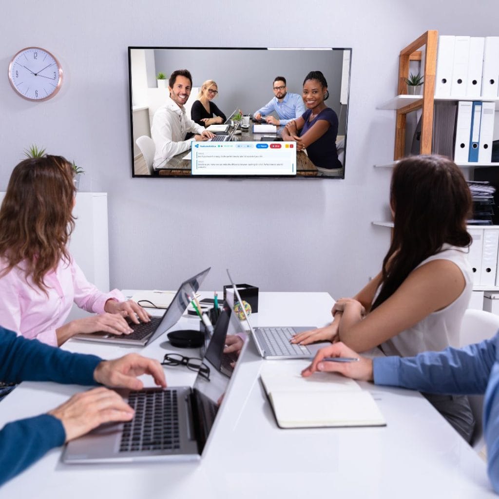 Traducción de voz en vivo con voz sintética